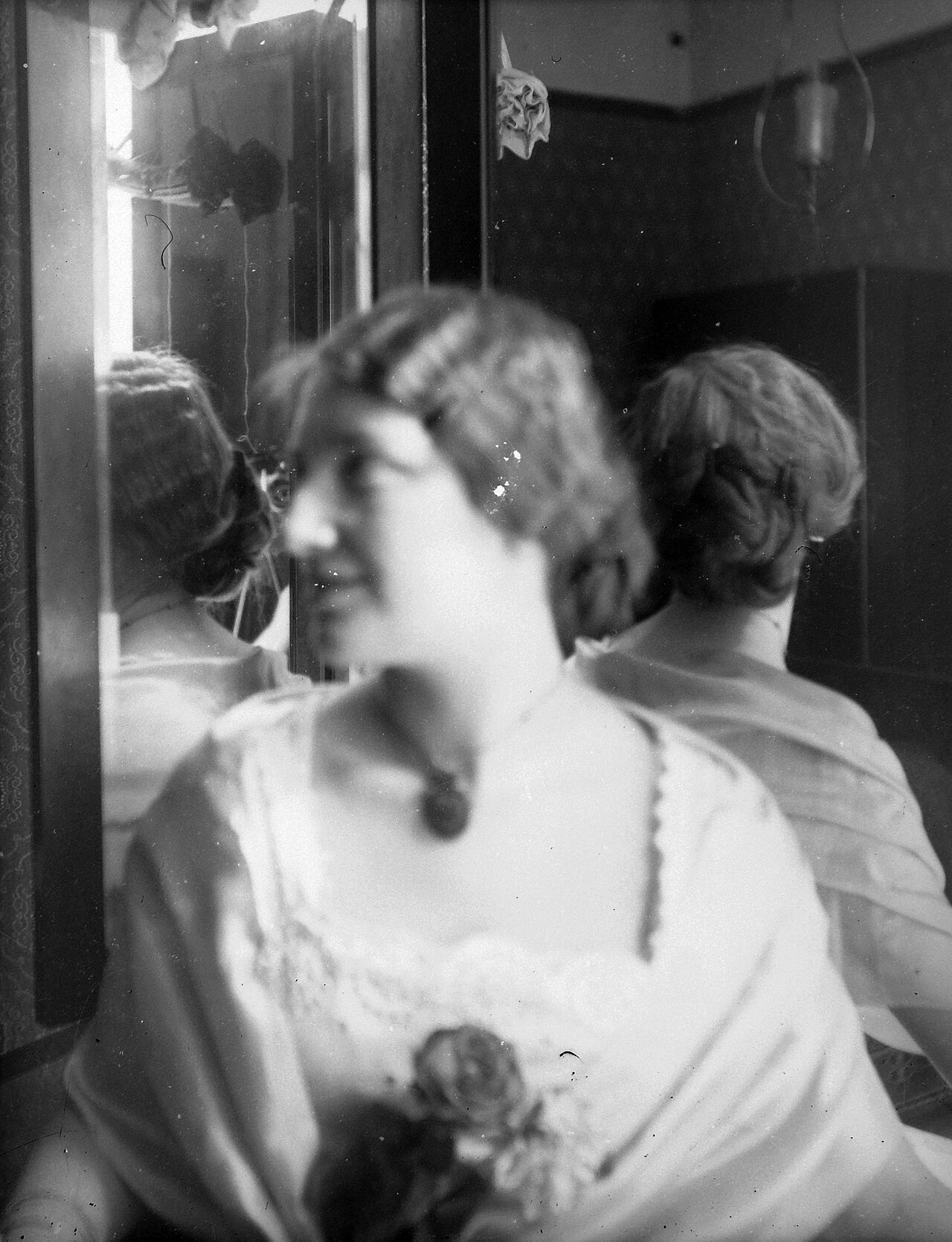 Tags: reflection, woman, portrait, flower, mirror